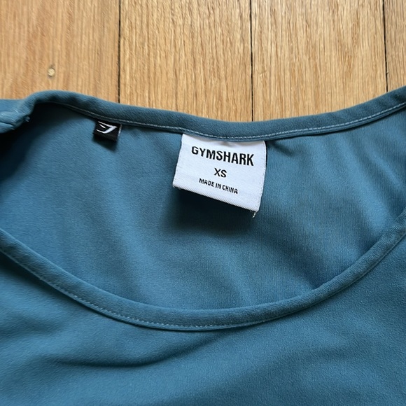 Gymshark Cropped Workout Top - Picture 2 of 3